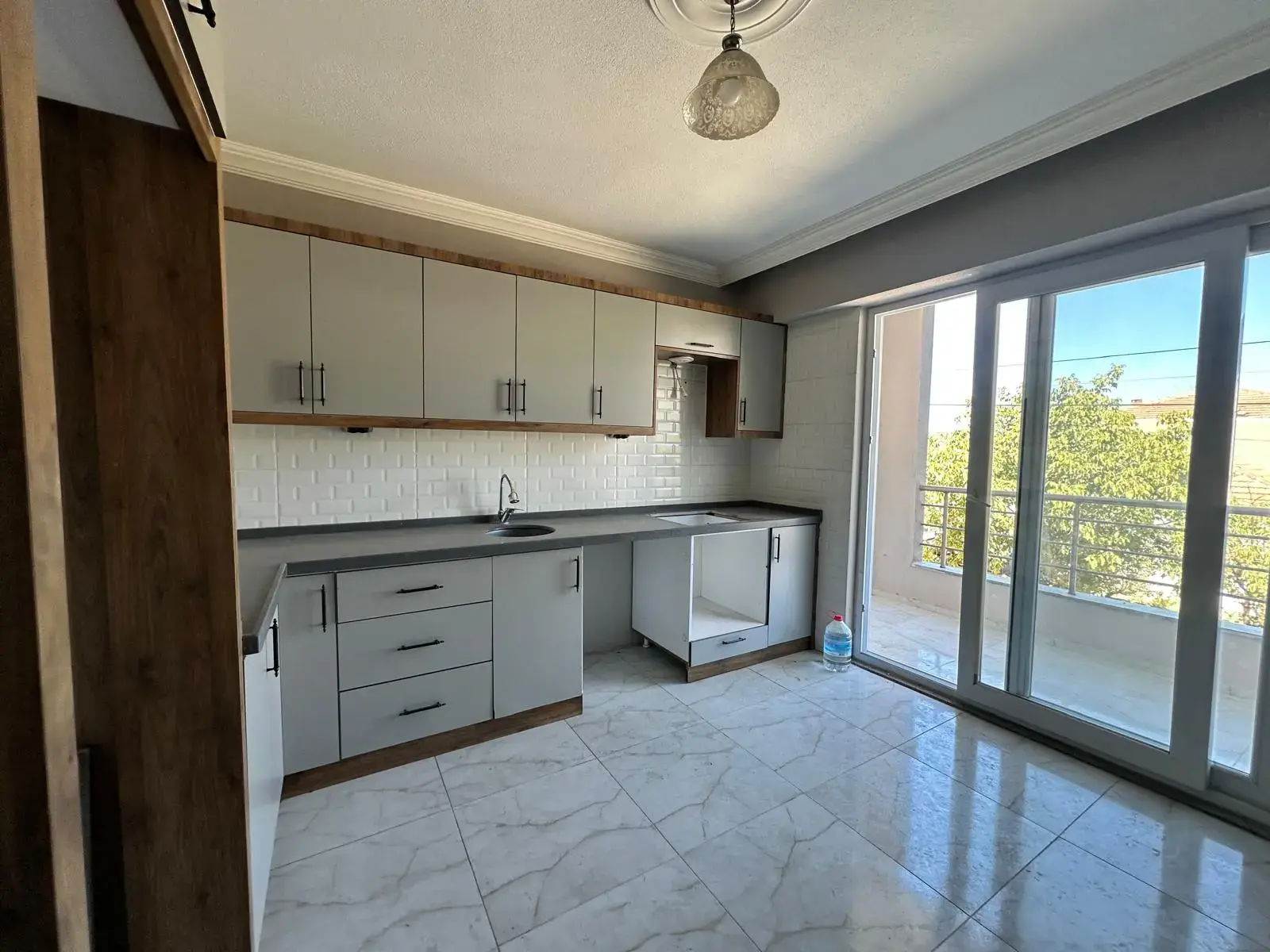 13 EYLÜL MAHALLESİ PRESTİJ CADDESİ CİVARI SATILIK DAİRE