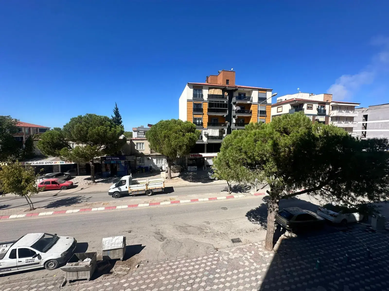 MUZAFFER TEZCAN CADDESİ SANAYİ YOLU ÜZERİNDE SATILIK TERASLI DAİRE