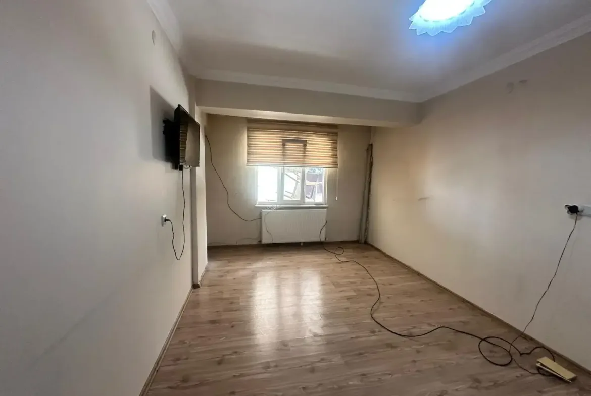 MUZAFFER TEZCAN CADDESİ SANAYİ YOLU ÜZERİNDE SATILIK TERASLI DAİRE