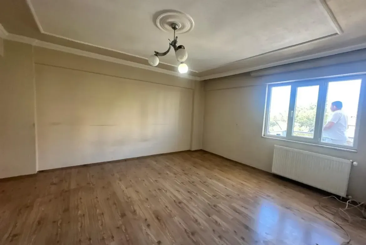 MUZAFFER TEZCAN CADDESİ SANAYİ YOLU ÜZERİNDE SATILIK TERASLI DAİRE