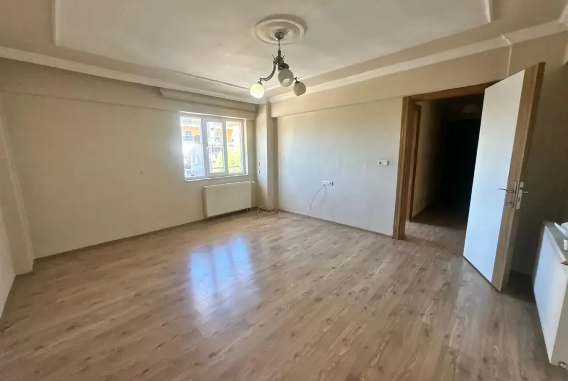 MUZAFFER TEZCAN CADDESİ SANAYİ YOLU ÜZERİNDE SATILIK TERASLI DAİRE