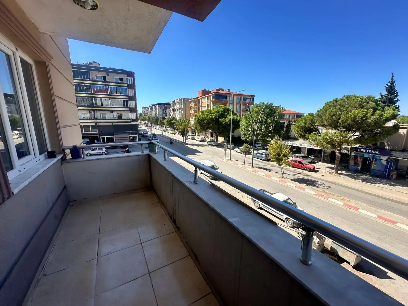 MUZAFFER TEZCAN CADDESİ SANAYİ YOLU ÜZERİNDE SATILIK TERASLI DAİRE