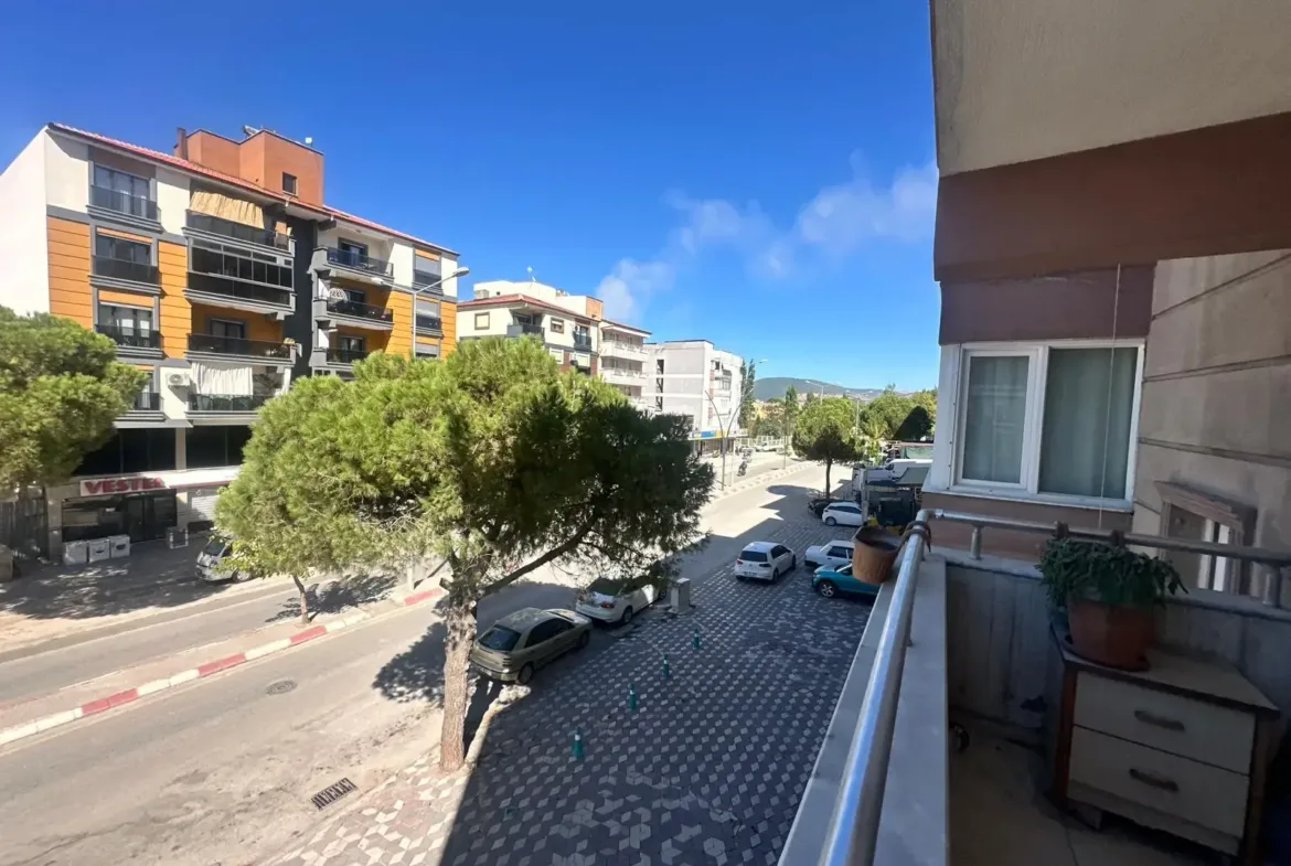 MUZAFFER TEZCAN CADDESİ SANAYİ YOLU ÜZERİNDE SATILIK TERASLI DAİRE