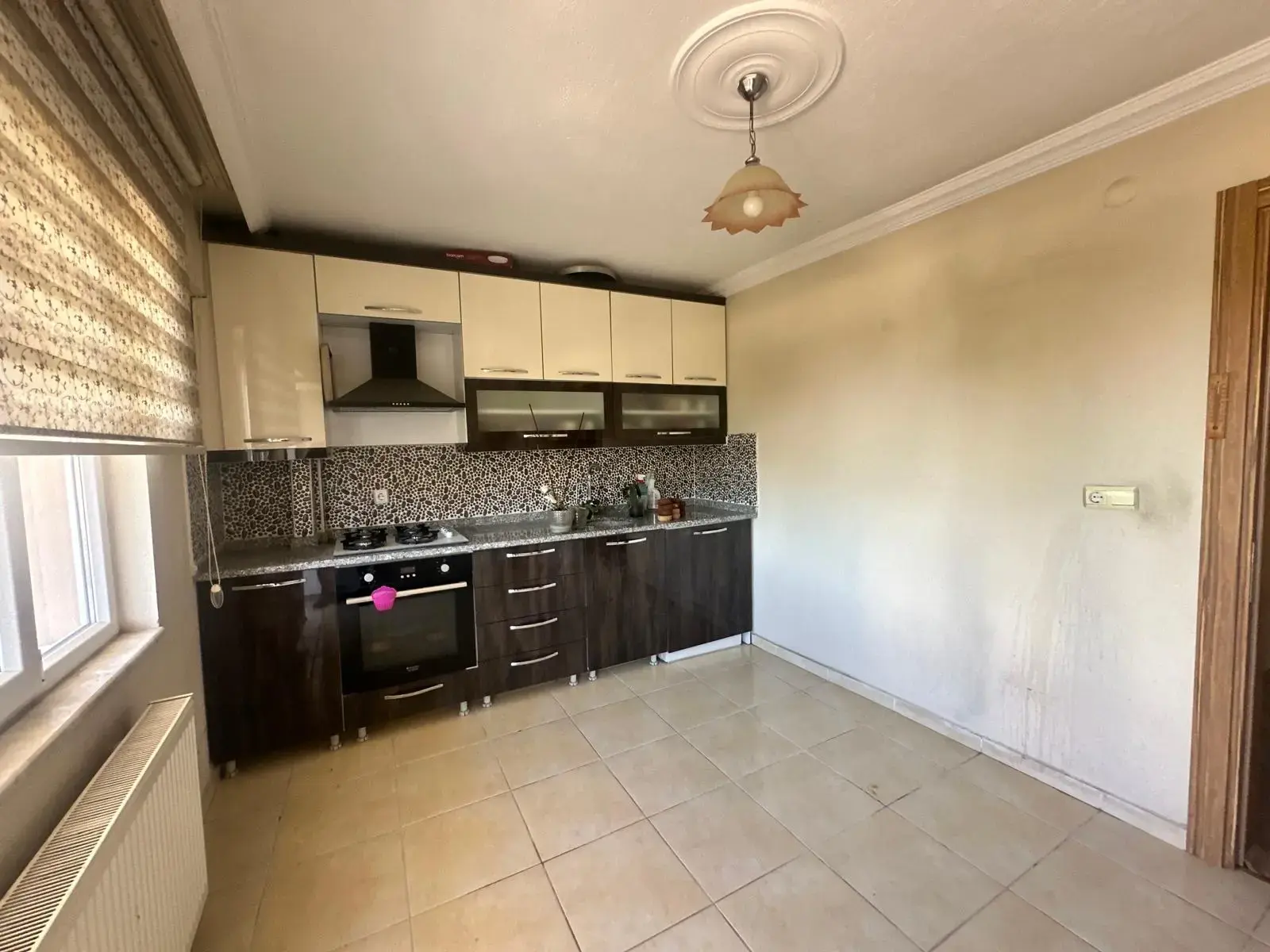 MUZAFFER TEZCAN CADDESİ SANAYİ YOLU ÜZERİNDE SATILIK TERASLI DAİRE