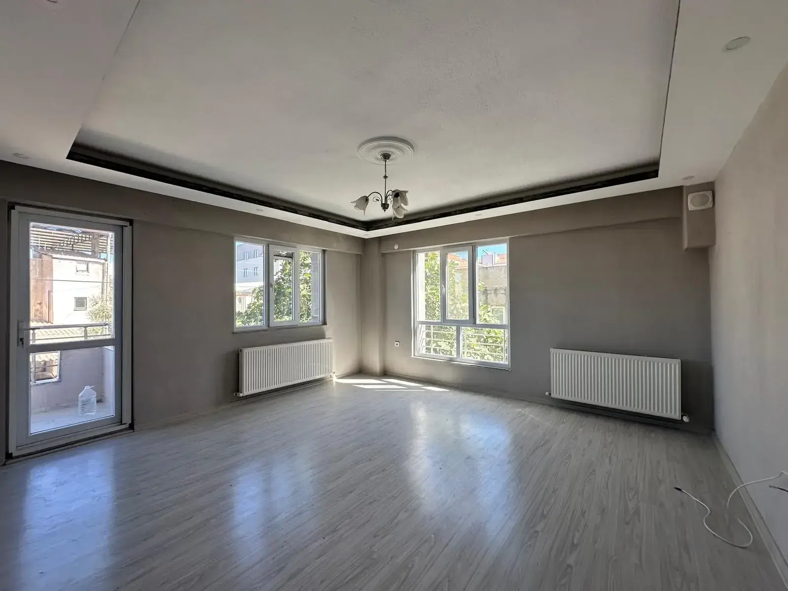 13 EYLÜL MAHALLESİ PRESTİJ CADDESİ CİVARI SATILIK DAİRE