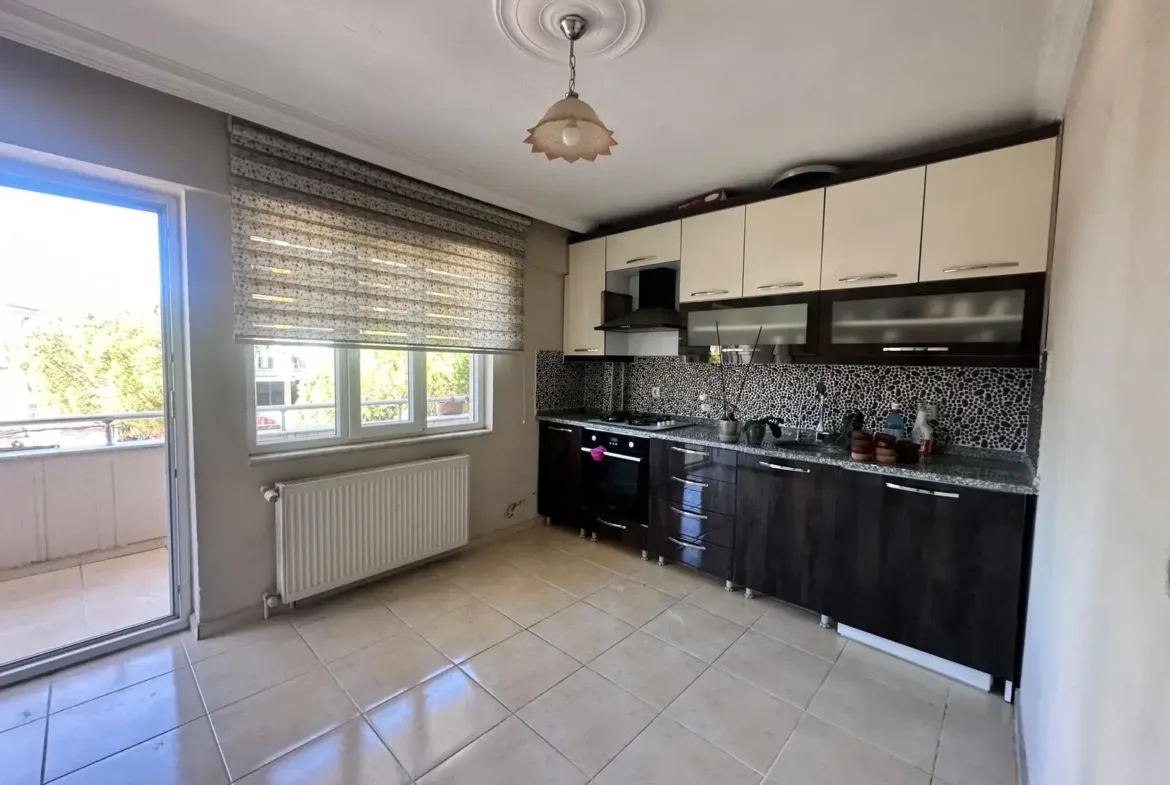 MUZAFFER TEZCAN CADDESİ SANAYİ YOLU ÜZERİNDE SATILIK TERASLI DAİRE
