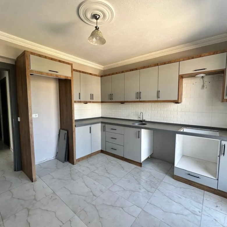 13 EYLÜL MAHALLESİ PRESTİJ CADDESİ CİVARI SATILIK DAİRE