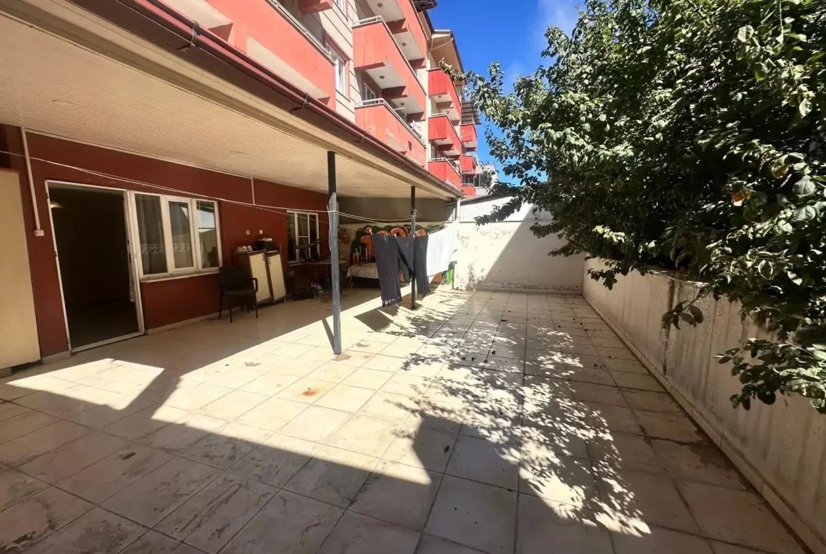 MUZAFFER TEZCAN CADDESİ SANAYİ YOLU ÜZERİNDE SATILIK TERASLI DAİRE