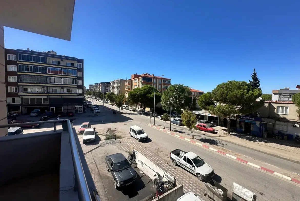 MUZAFFER TEZCAN CADDESİ SANAYİ YOLU ÜZERİNDE SATILIK TERASLI DAİRE