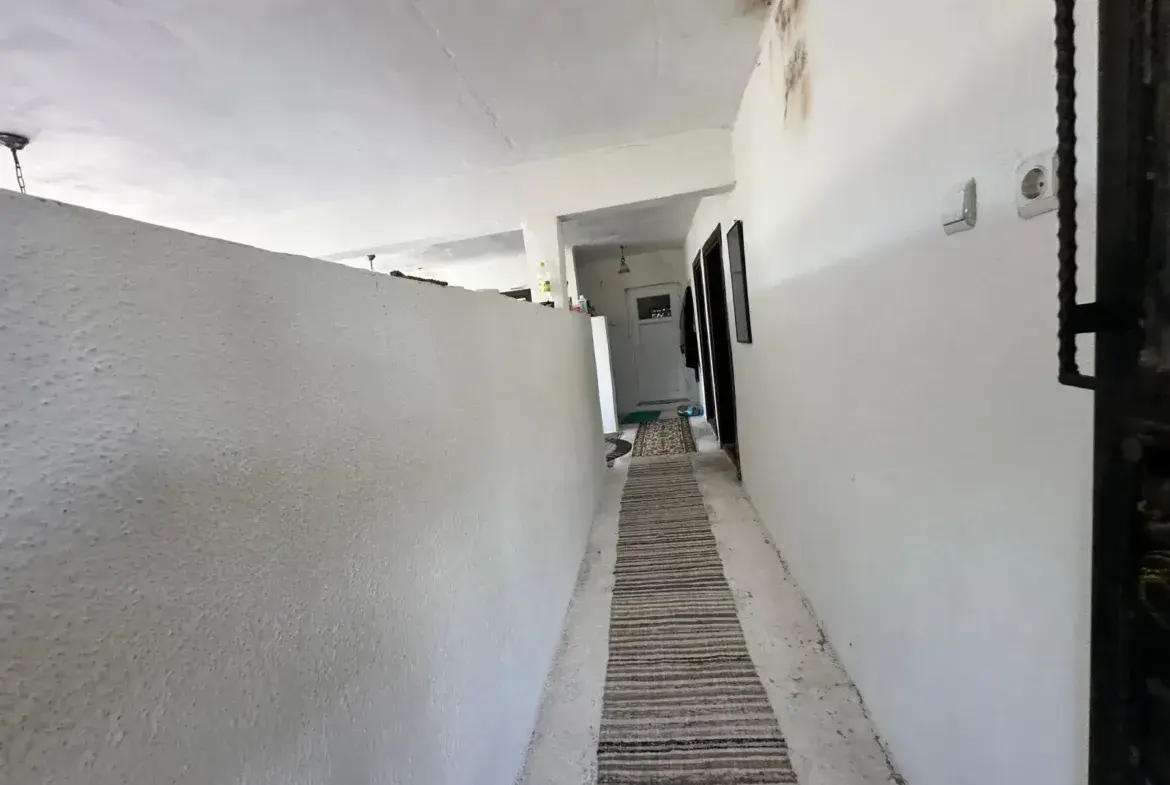 BÜYÜKIŞIKLAR MAHALLESİNDE YOLA SIFIR ZEYTİNLİK