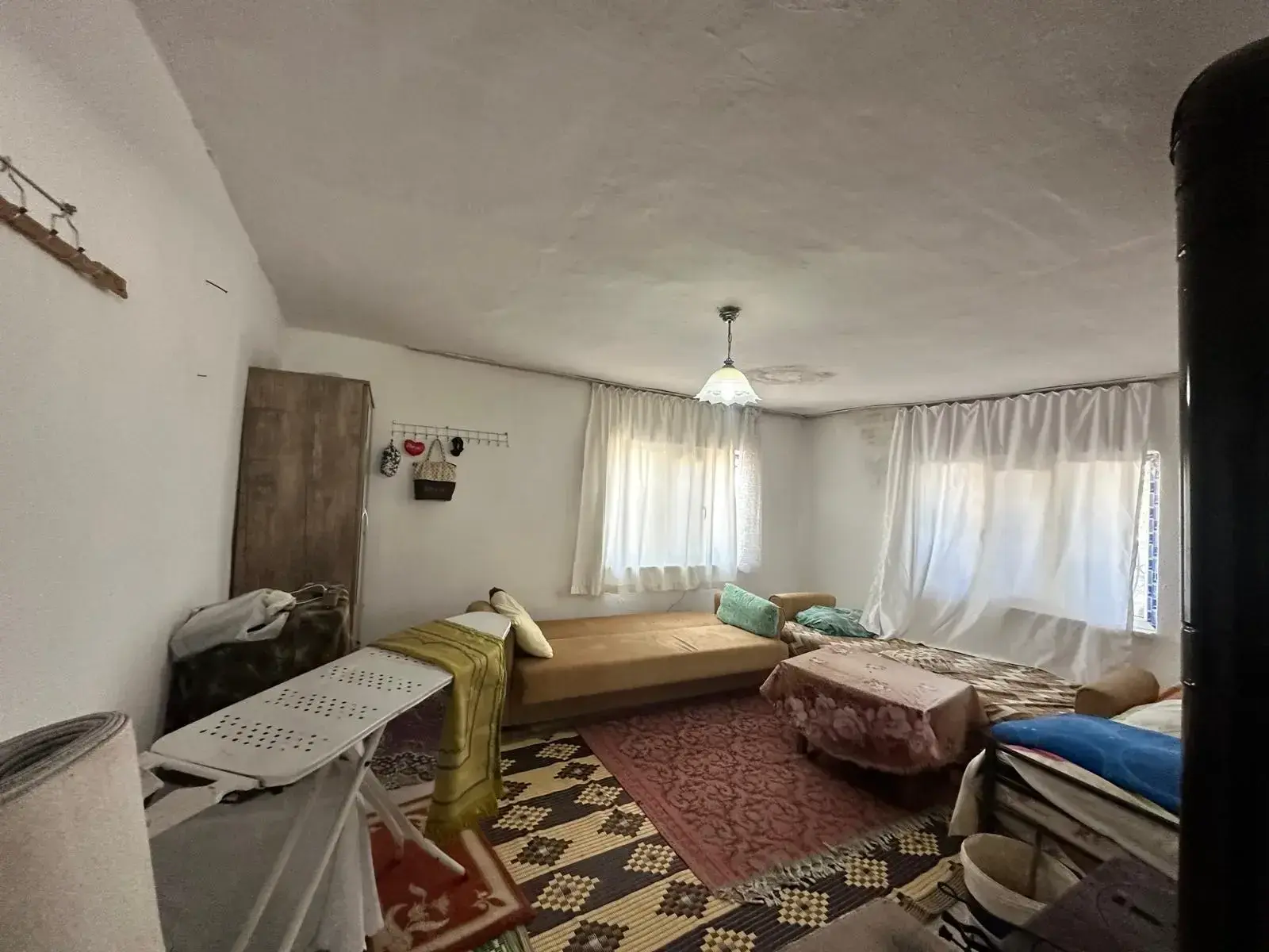 BÜYÜKIŞIKLAR MAHALLESİNDE YOLA SIFIR ZEYTİNLİK