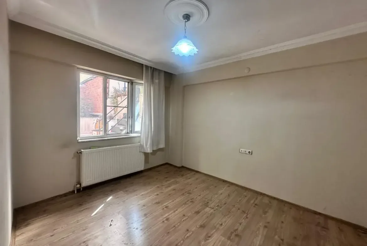 MUZAFFER TEZCAN CADDESİ SANAYİ YOLU ÜZERİNDE SATILIK TERASLI DAİRE