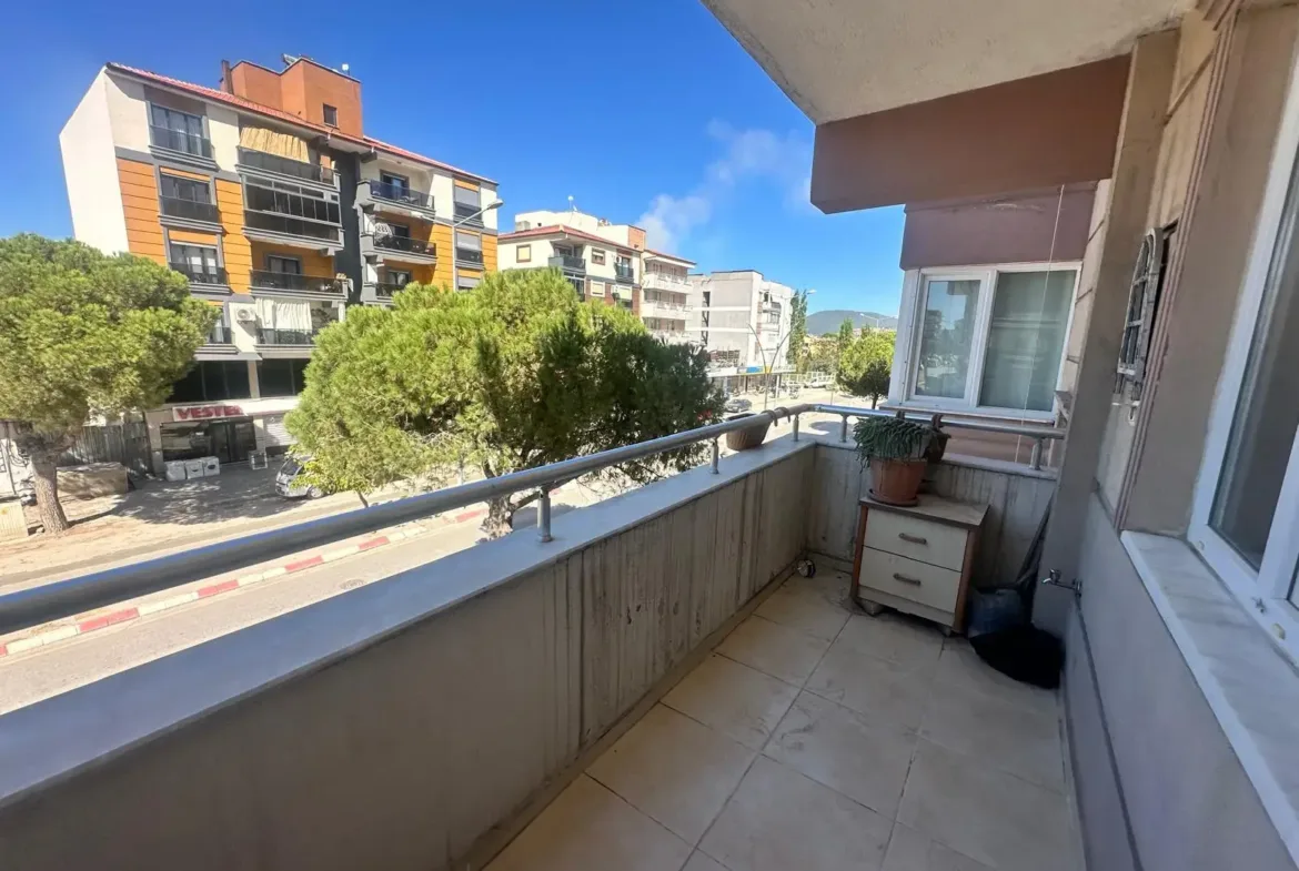 MUZAFFER TEZCAN CADDESİ SANAYİ YOLU ÜZERİNDE SATILIK TERASLI DAİRE