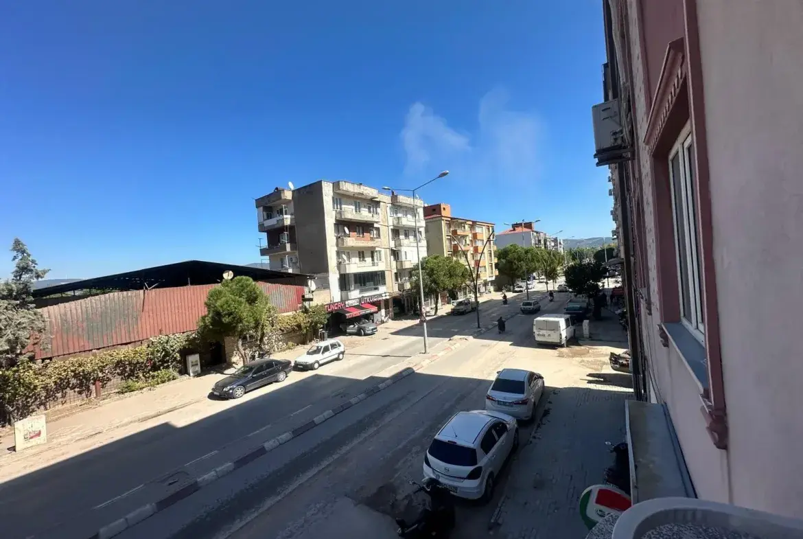 MUZAFFER TEZCAN CADDESİ SANAYİ YOLU ÜZERİ SATILIK DAİRE