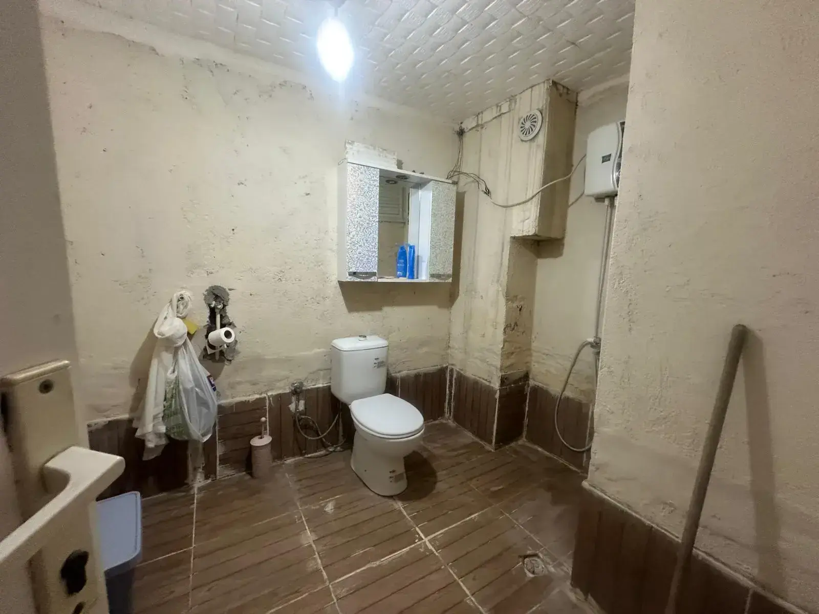 HÜRRİYET MAHALLESİ SANAYİ MEVKİNDE SATILIK DAİRE