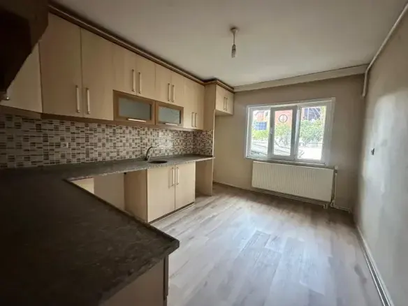 ZAFER MAHALLESİ TREN GARI CİVARI KİRALIK DAİRE