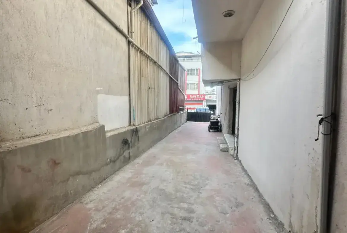 HÜRRİYET MAHALLESİ SANAYİ MEVKİNDE SATILIK DAİRE