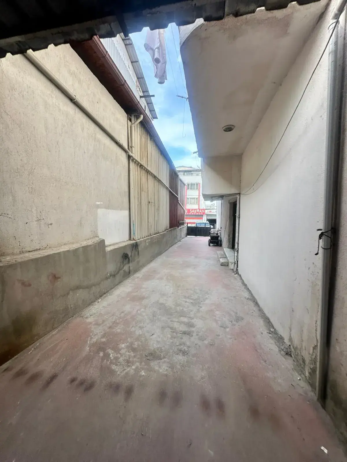 HÜRRİYET MAHALLESİ SANAYİ MEVKİNDE SATILIK DAİRE