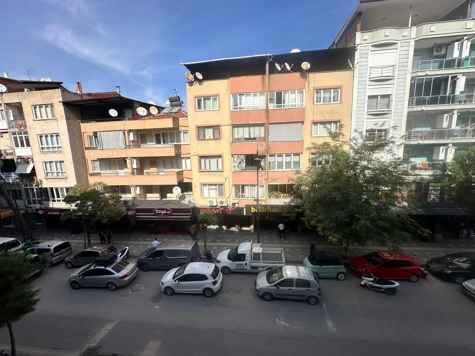 MERKEZDE FATİH CADDESİNE CEPHE SATILIK DAİRE