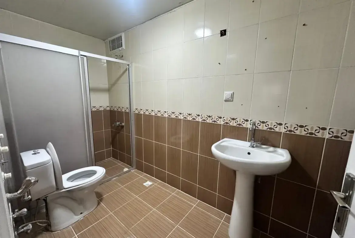 KURTULUŞ MAHALLESİ ESKİ ACİL ARKASI KİRALIK DAİRE