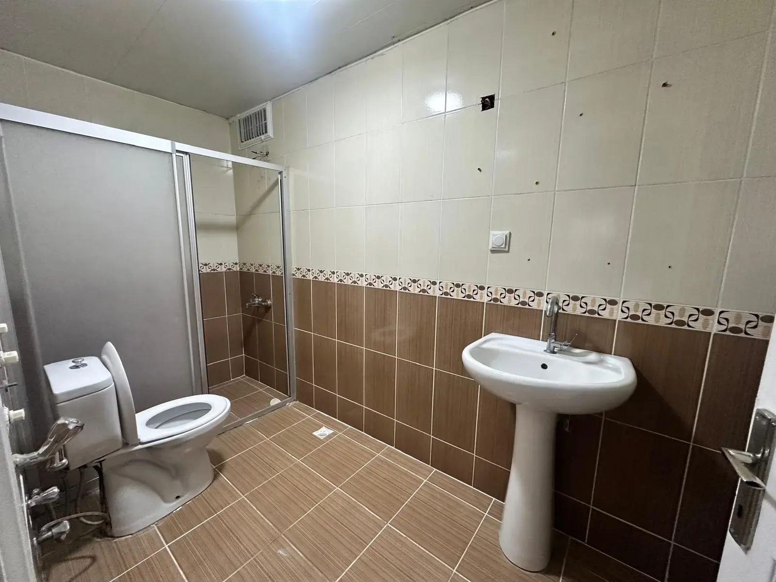 KURTULUŞ MAHALLESİ ESKİ ACİL ARKASI KİRALIK DAİRE