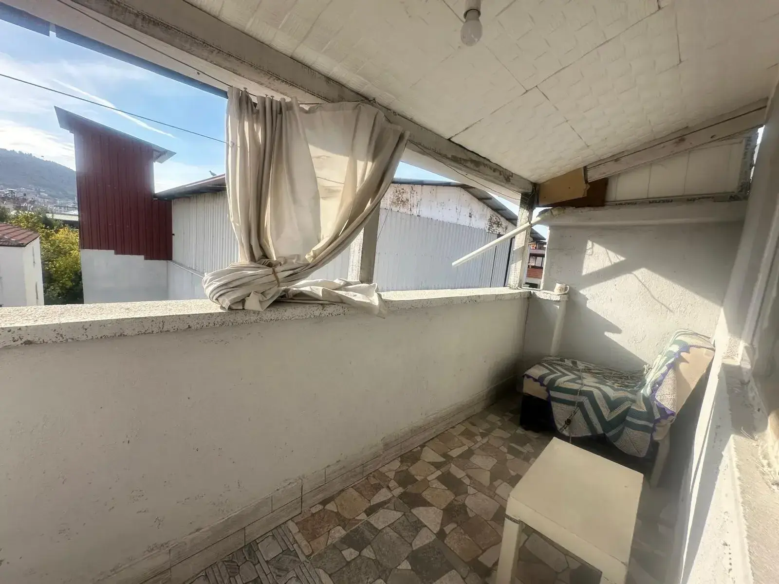 HÜRRİYET MAHALLESİ SANAYİ MEVKİNDE SATILIK DAİRE