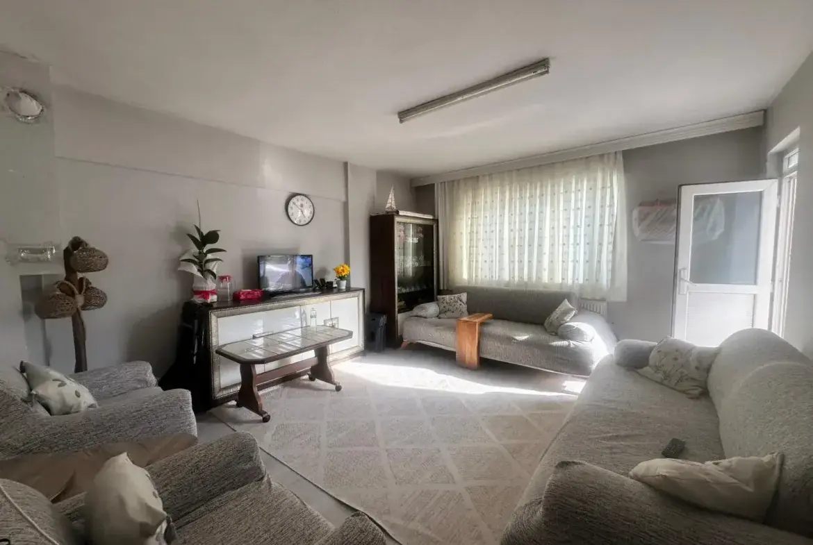 HÜRRİYET MAHALLESİ SANAYİ MEVKİNDE SATILIK DAİRE