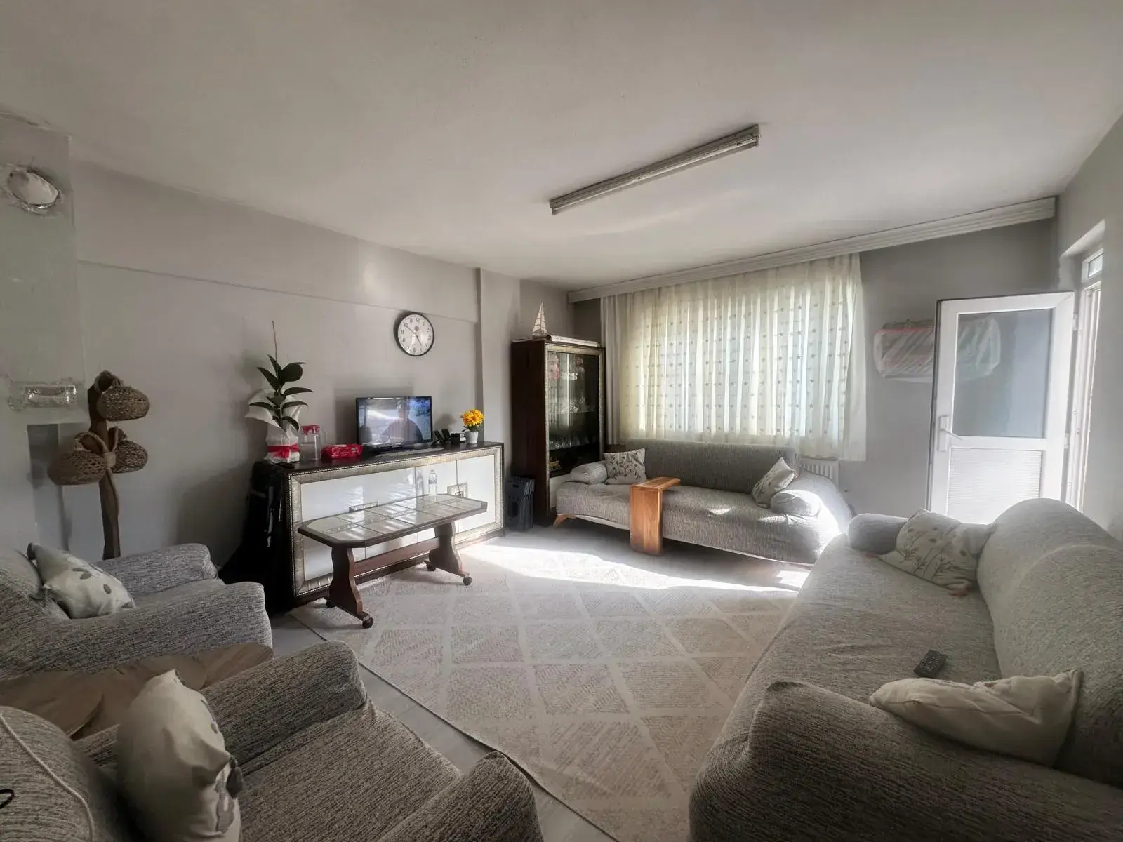 HÜRRİYET MAHALLESİ SANAYİ MEVKİNDE SATILIK DAİRE