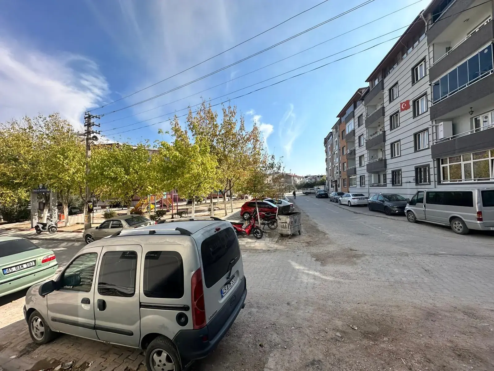 KURTULUŞ MAHALLESİ ESKİ ACİL ARKASI KİRALIK DAİRE