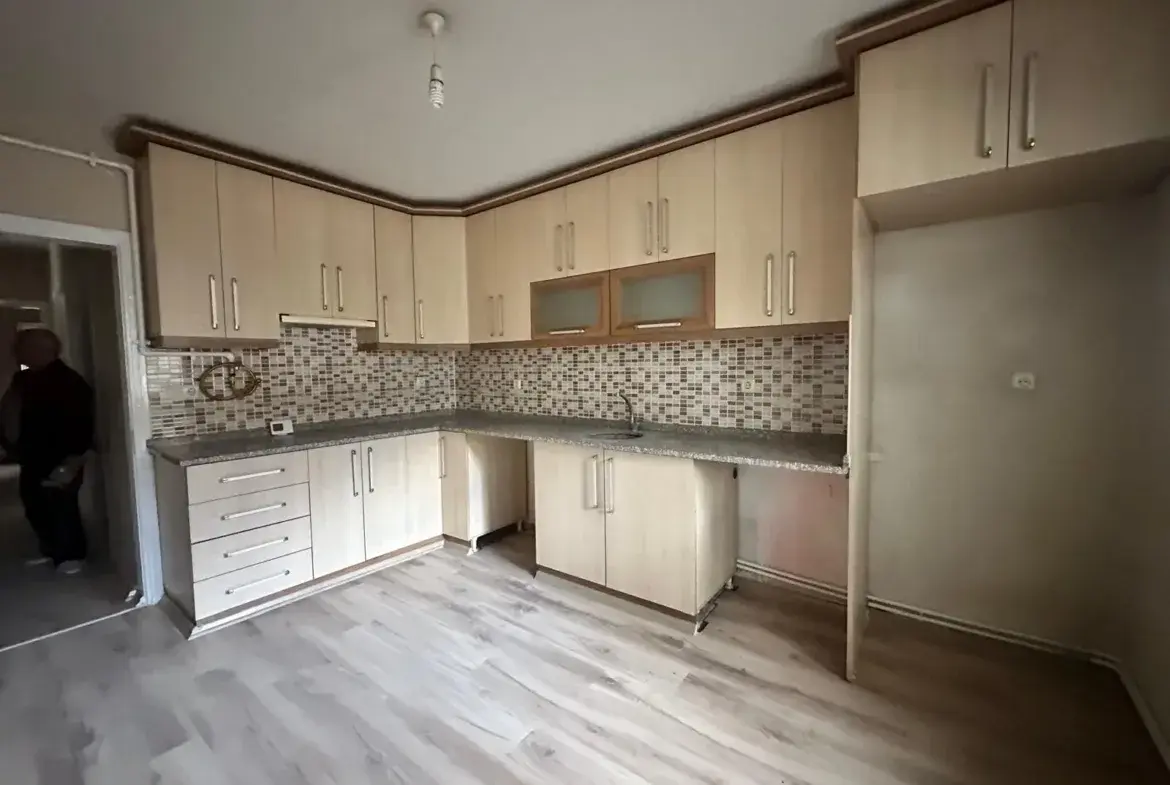 ZAFER MAHALLESİ TREN GARI CİVARI KİRALIK DAİRE