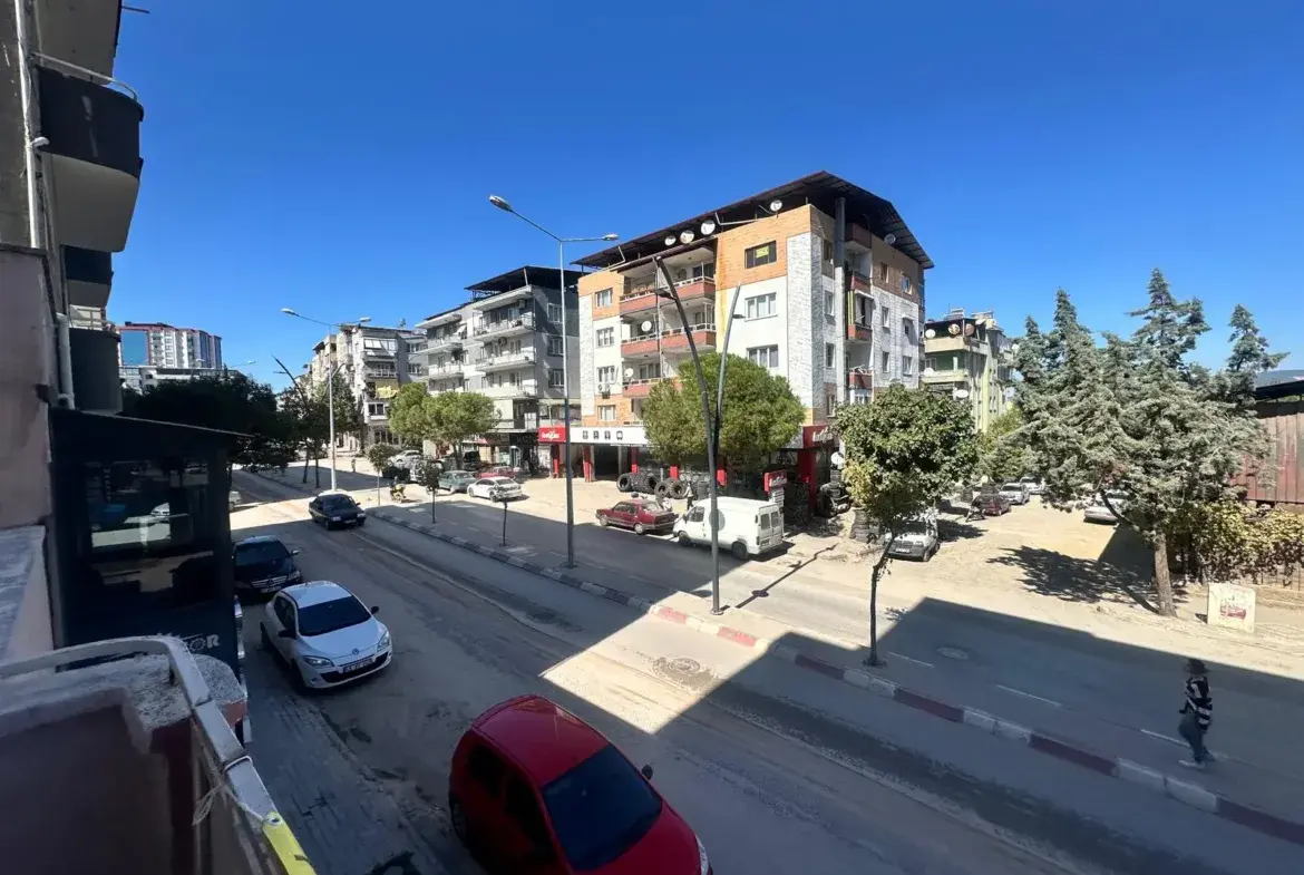 MUZAFFER TEZCAN CADDESİ SANAYİ YOLU ÜZERİ SATILIK DAİRE