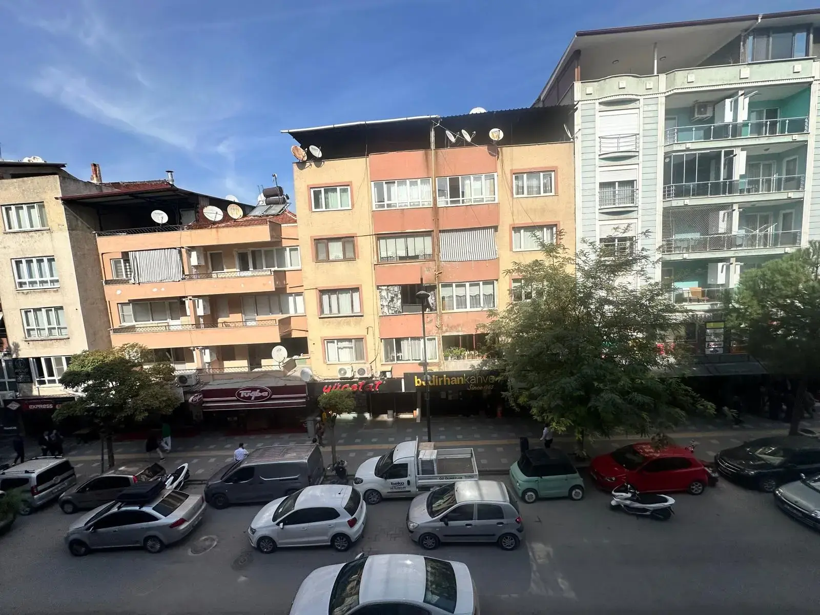 MERKEZDE FATİH CADDESİNE CEPHE SATILIK DAİRE