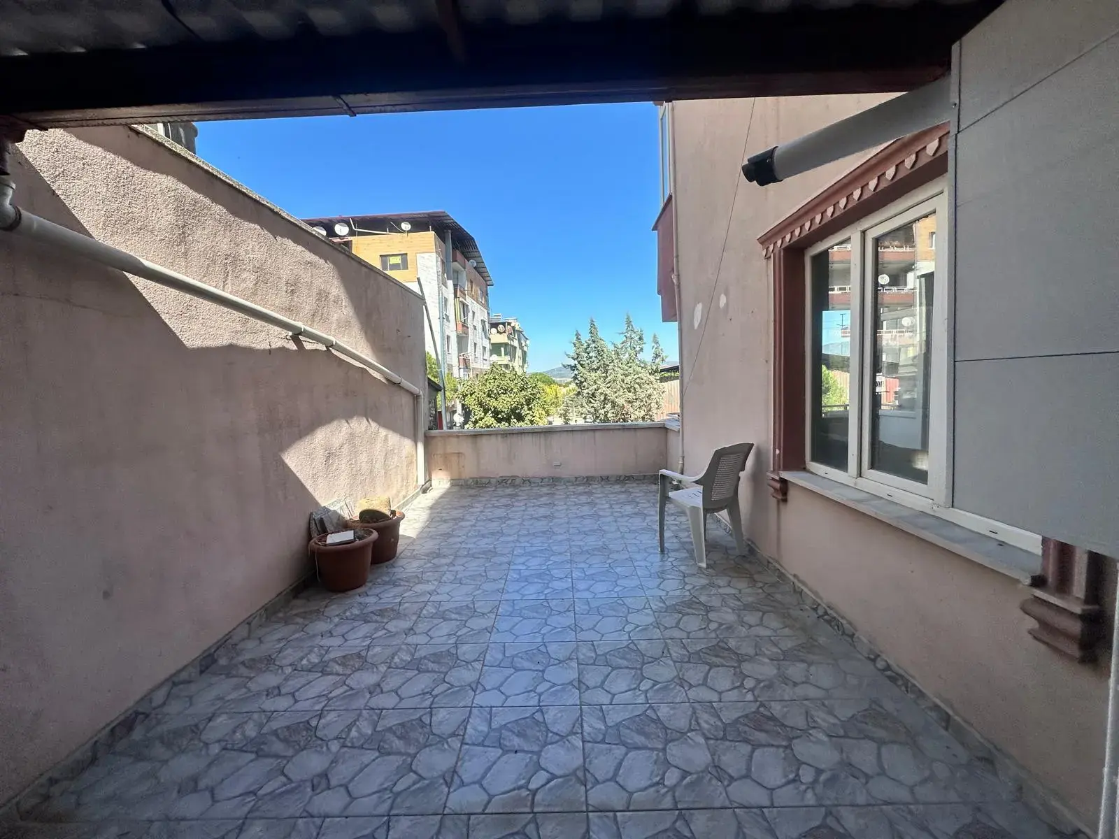 MUZAFFER TEZCAN CADDESİ SANAYİ YOLU ÜZERİ SATILIK DAİRE
