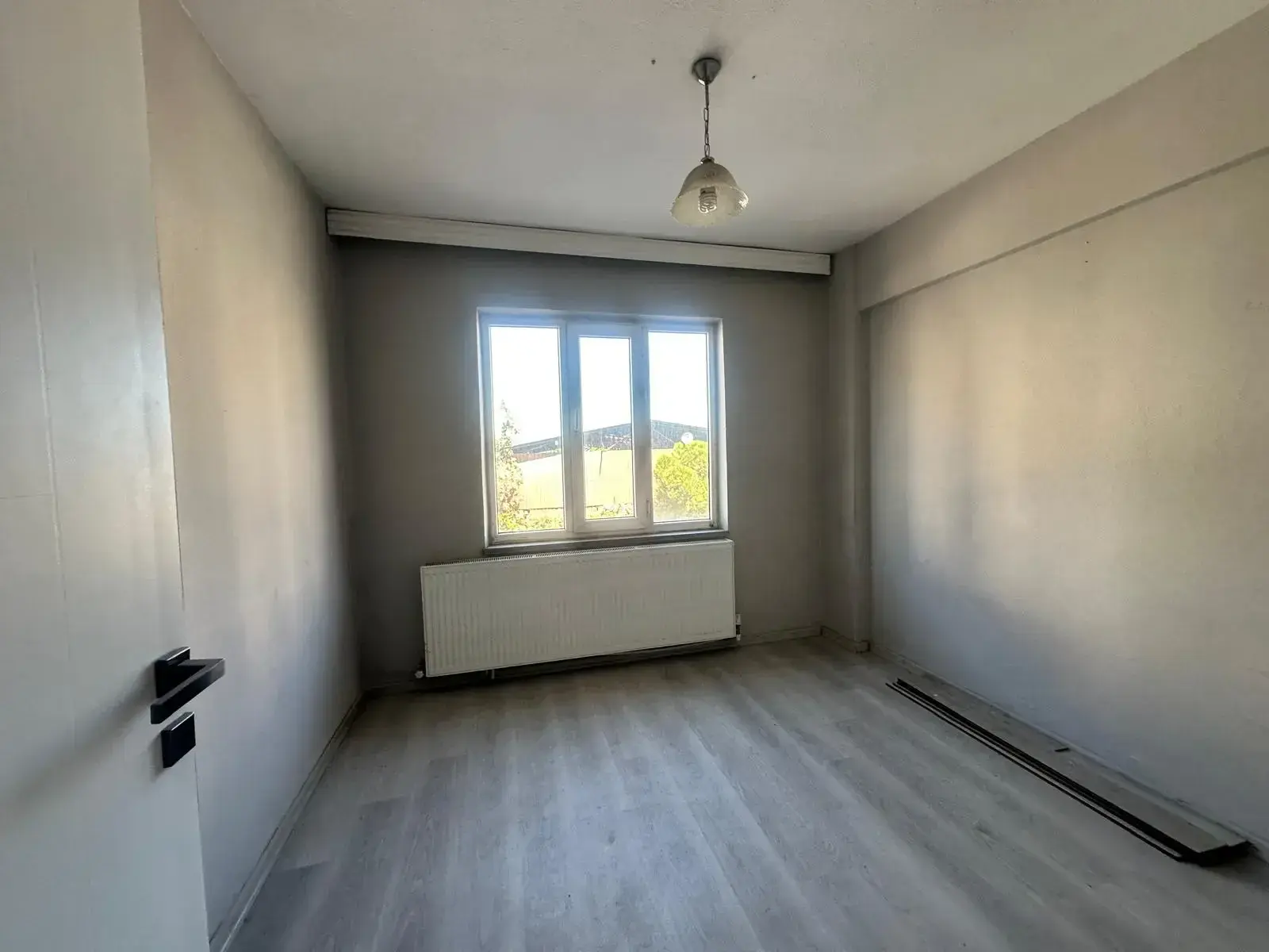 MUZAFFER TEZCAN CADDESİ SANAYİ YOLU ÜZERİ SATILIK DAİRE