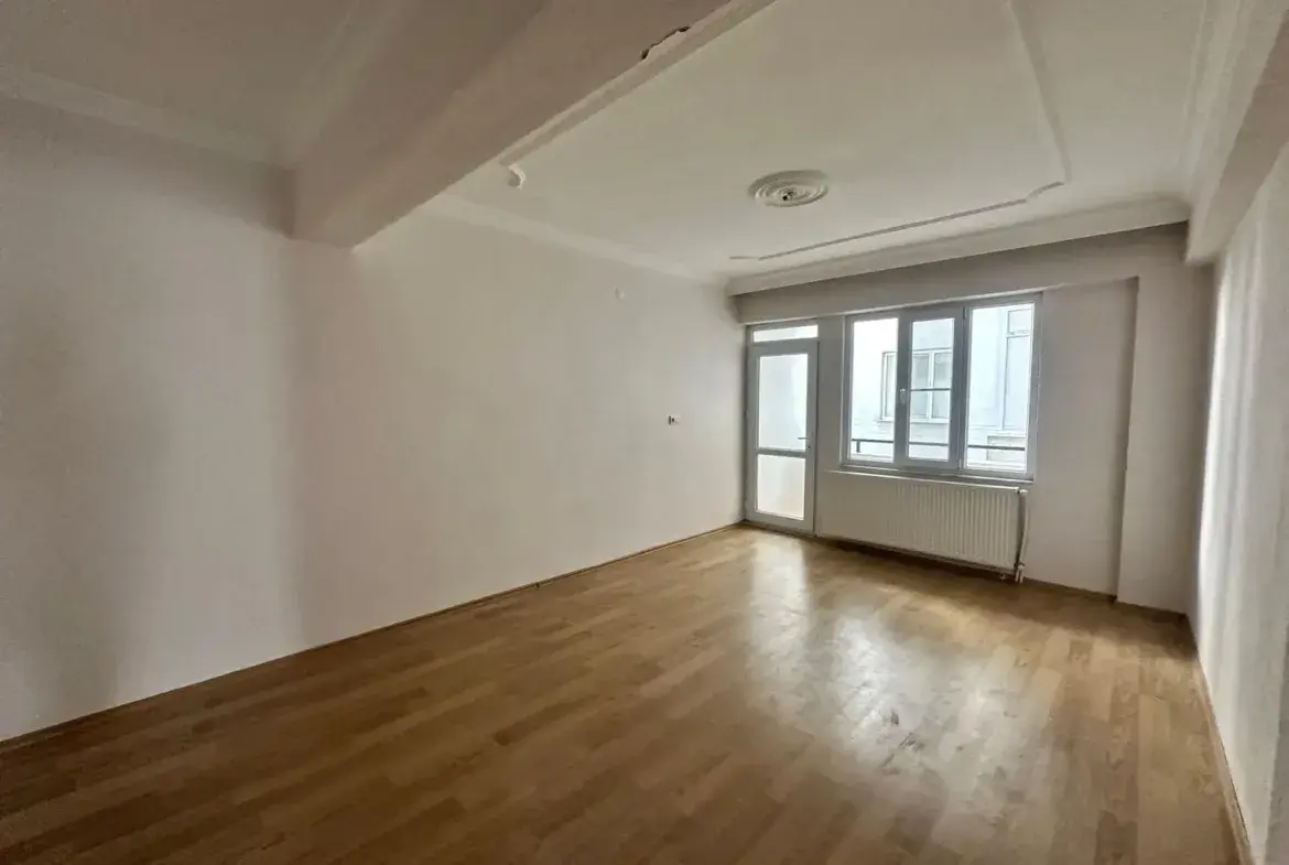 KURTULUŞ MAHALLESİ ESKİ ACİL ARKASI KİRALIK DAİRE