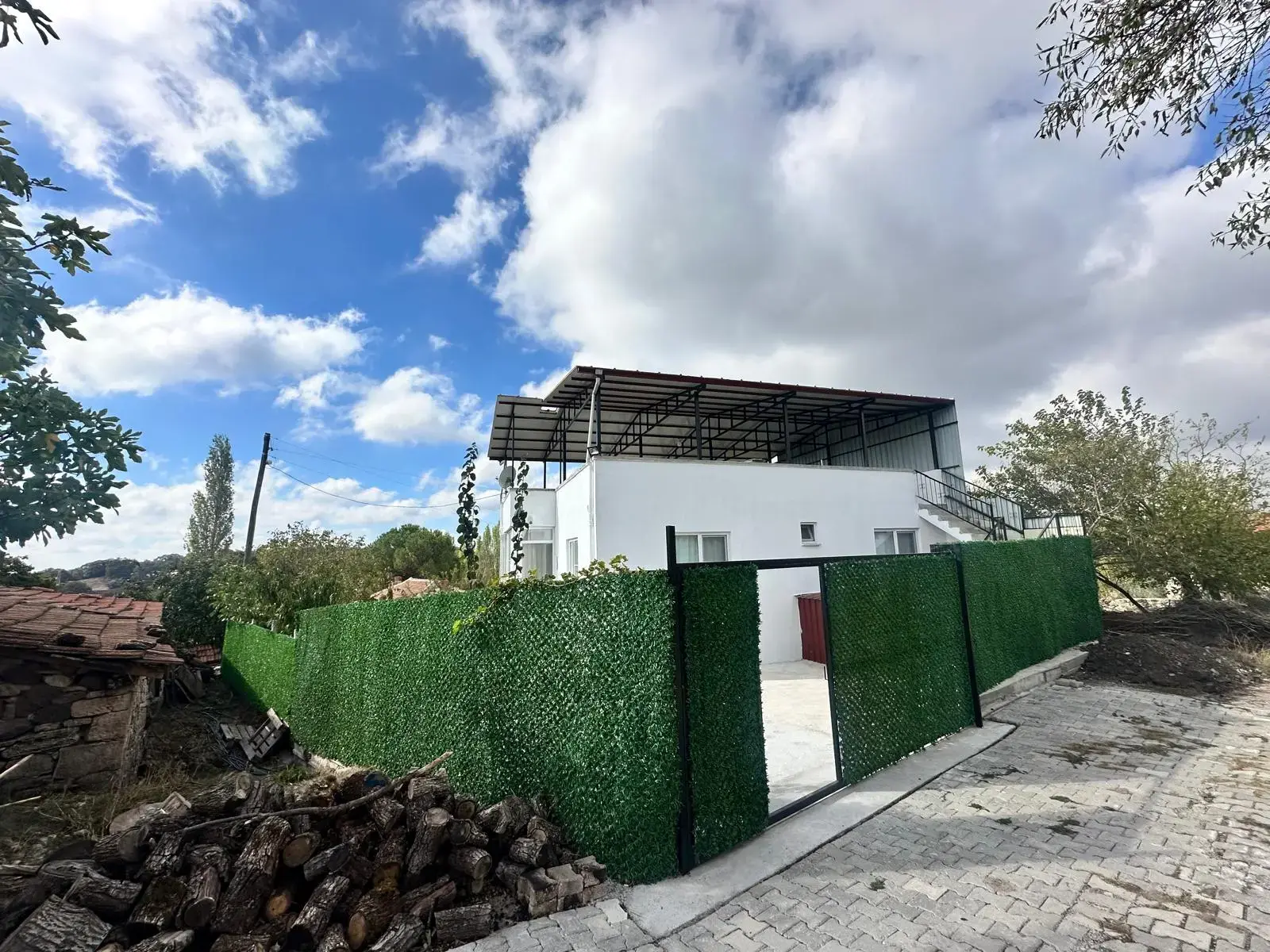 SAVAŞTEPE MİNNETLER KÖYÜNDE SATILIK MÜSTAKİL EV