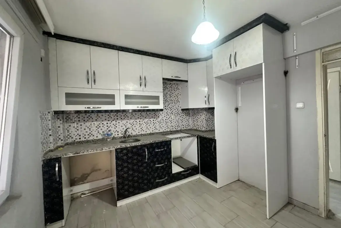 MUZAFFER TEZCAN CADDESİ SANAYİ YOLU ÜZERİ SATILIK DAİRE