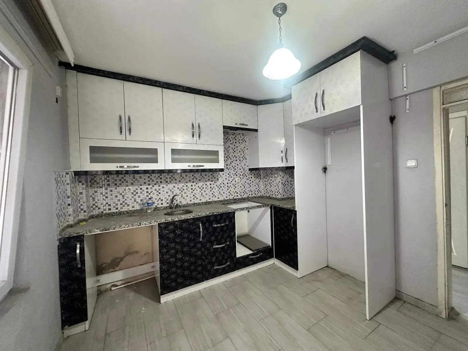 MUZAFFER TEZCAN CADDESİ SANAYİ YOLU ÜZERİ SATILIK DAİRE