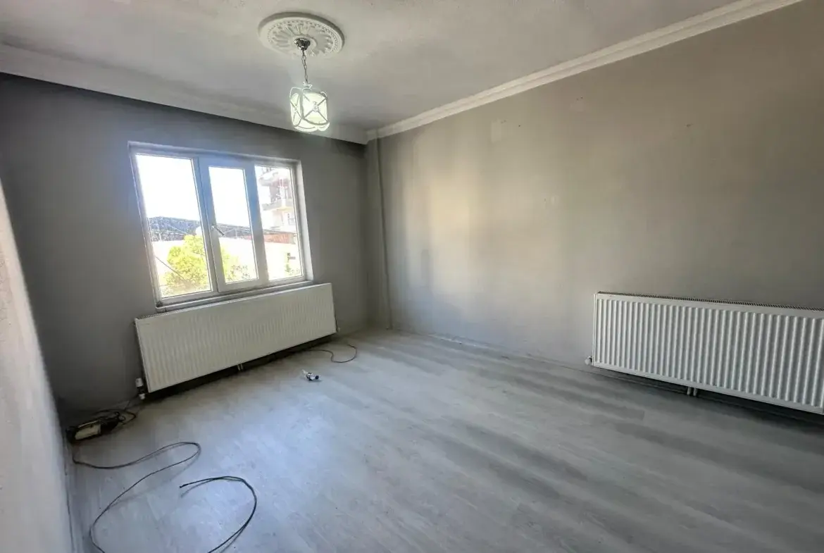 MUZAFFER TEZCAN CADDESİ SANAYİ YOLU ÜZERİ SATILIK DAİRE