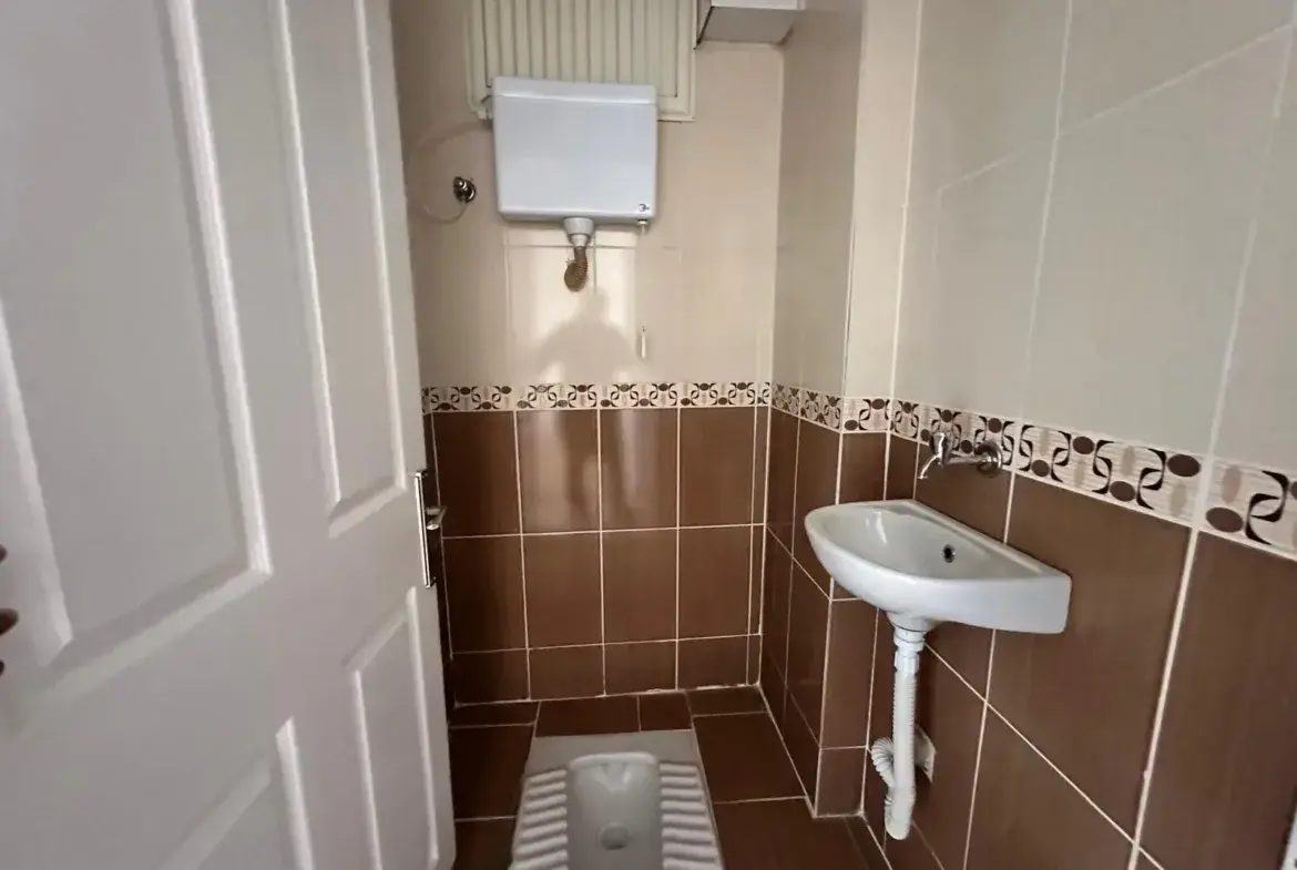 KURTULUŞ MAHALLESİ ESKİ ACİL ARKASI KİRALIK DAİRE