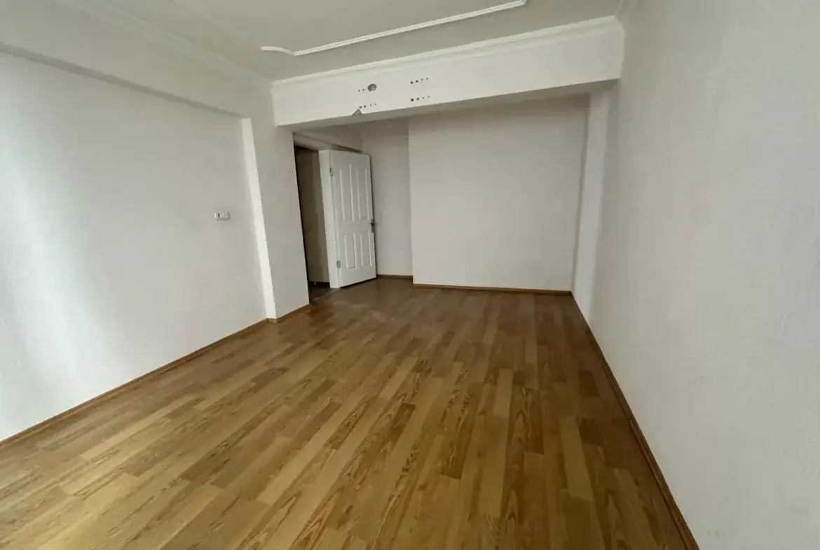KURTULUŞ MAHALLESİ ESKİ ACİL ARKASI KİRALIK DAİRE