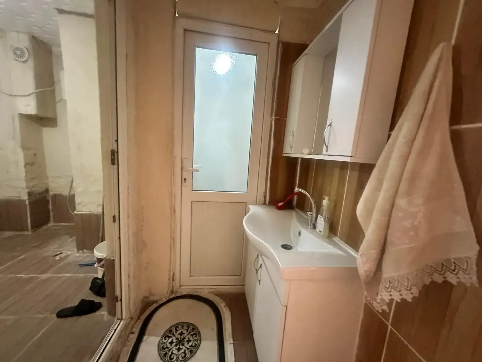 HÜRRİYET MAHALLESİ SANAYİ MEVKİNDE SATILIK DAİRE