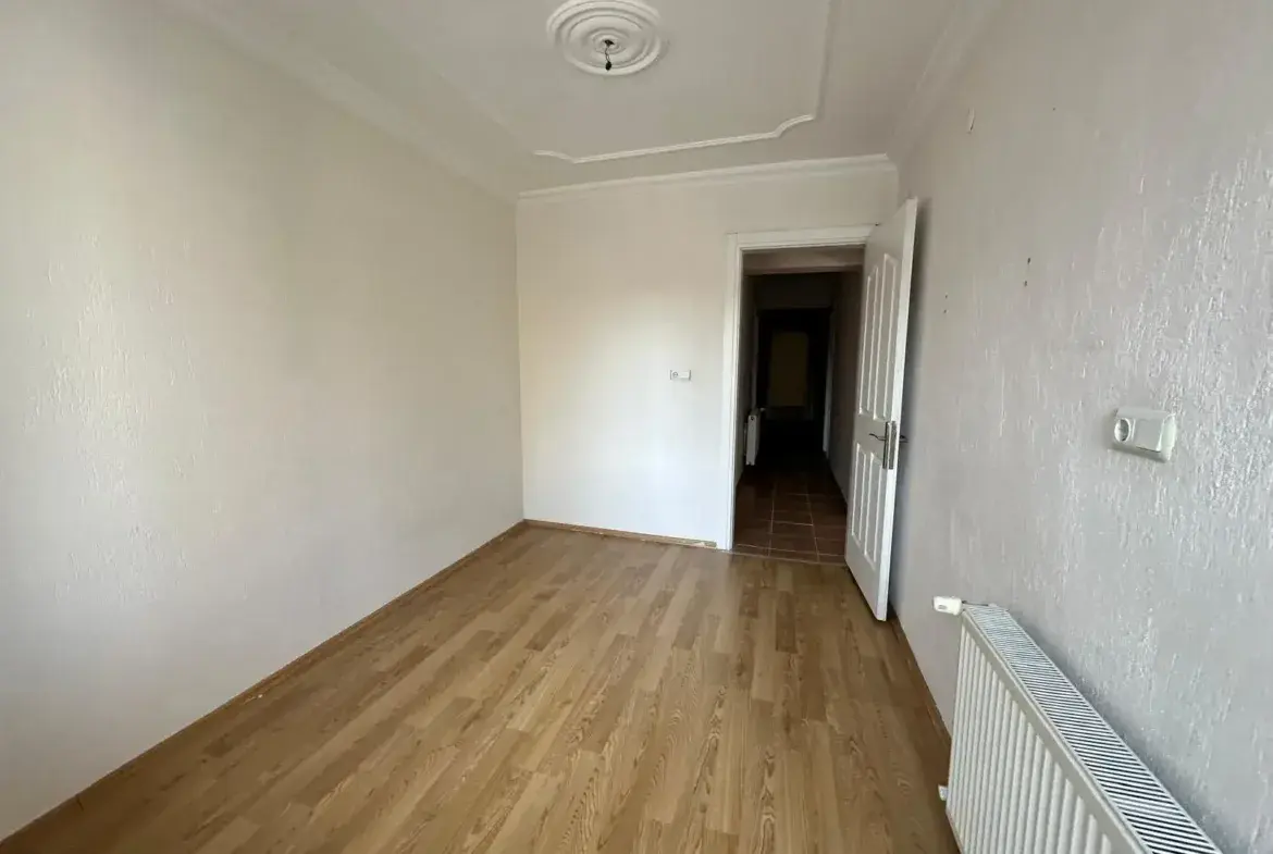 KURTULUŞ MAHALLESİ ESKİ ACİL ARKASI KİRALIK DAİRE
