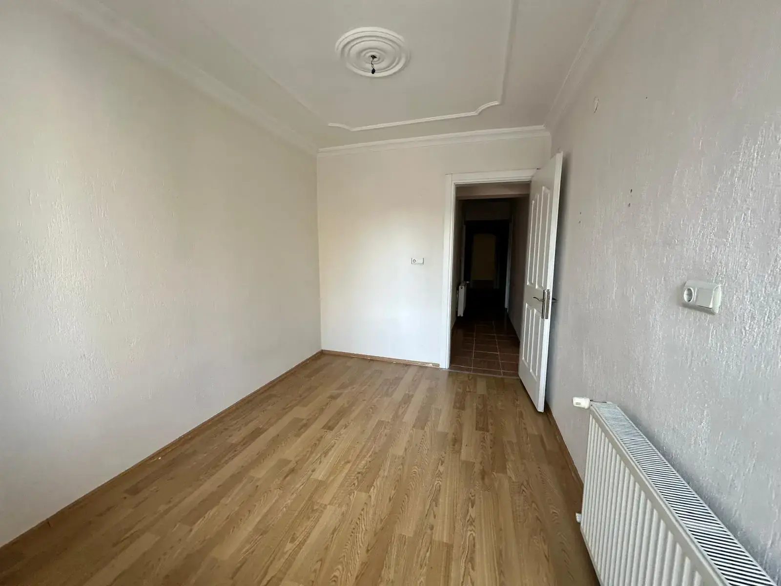 KURTULUŞ MAHALLESİ ESKİ ACİL ARKASI KİRALIK DAİRE