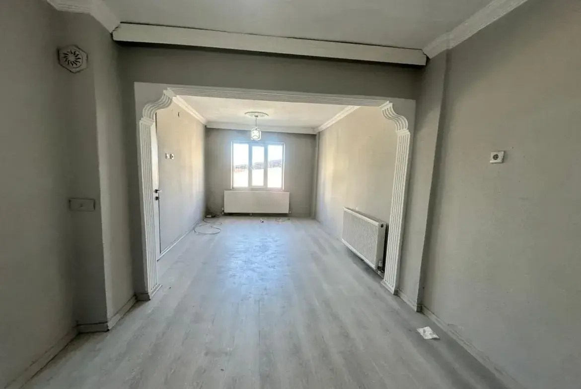 MUZAFFER TEZCAN CADDESİ SANAYİ YOLU ÜZERİ SATILIK DAİRE